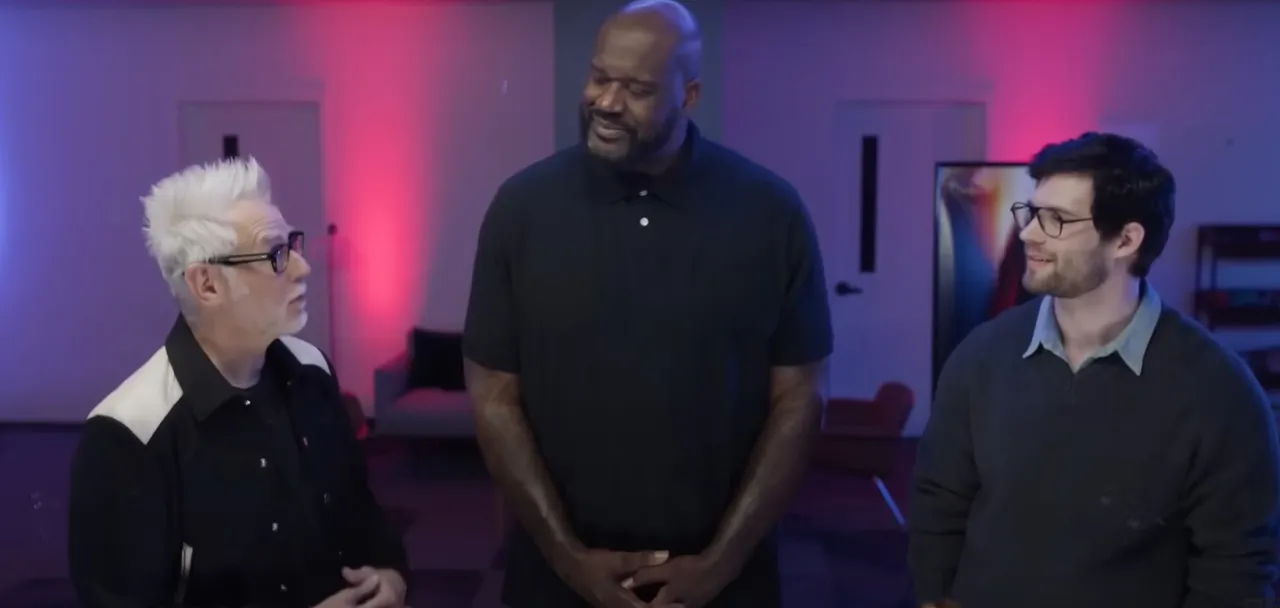  James Gunn, David Corenswet, and Shaquille O'Neal  Photograph: (X/NBAonTNT) 