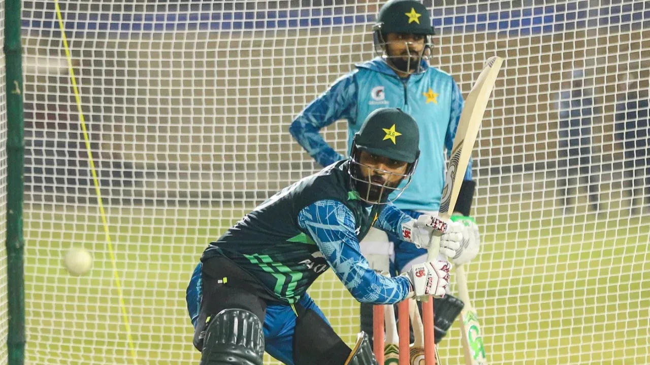  Fakhar Zaman during practice Photograph: (PCB) 