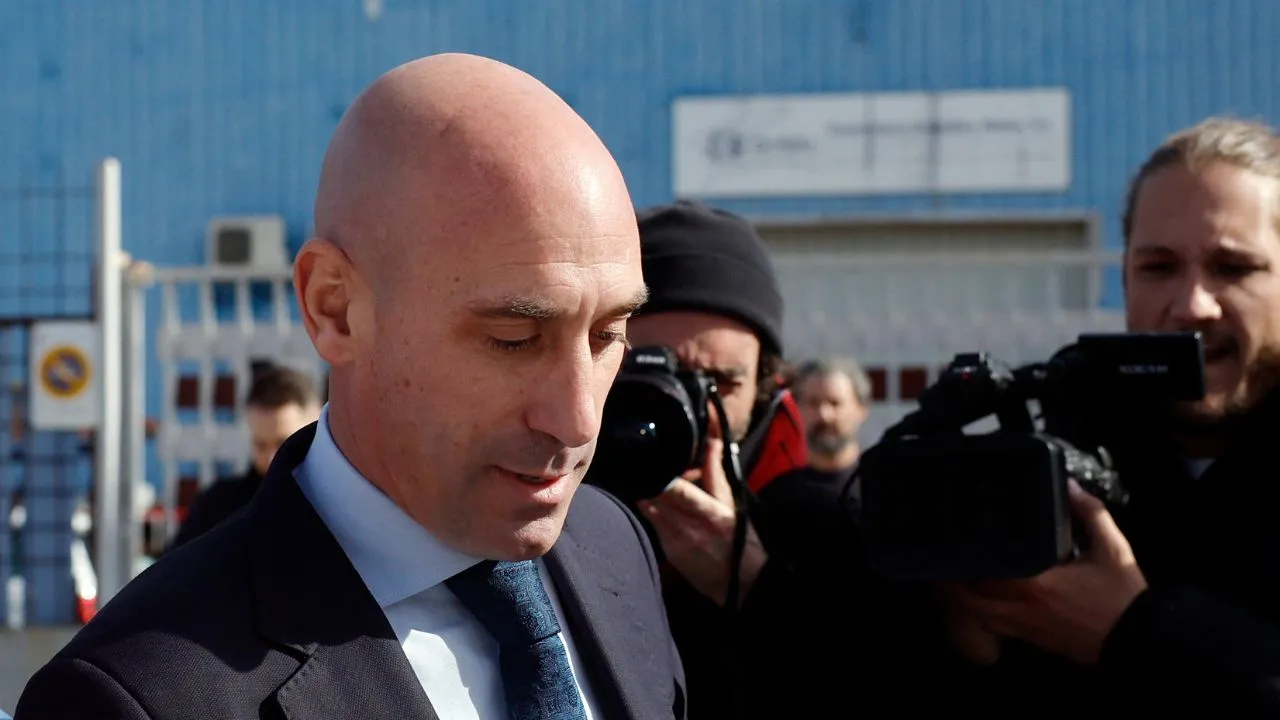  Rubiales found guilty in forced kiss saga, Spanish courts slaps heavy fine but spares him of jail sentence Photograph: (AFP) 