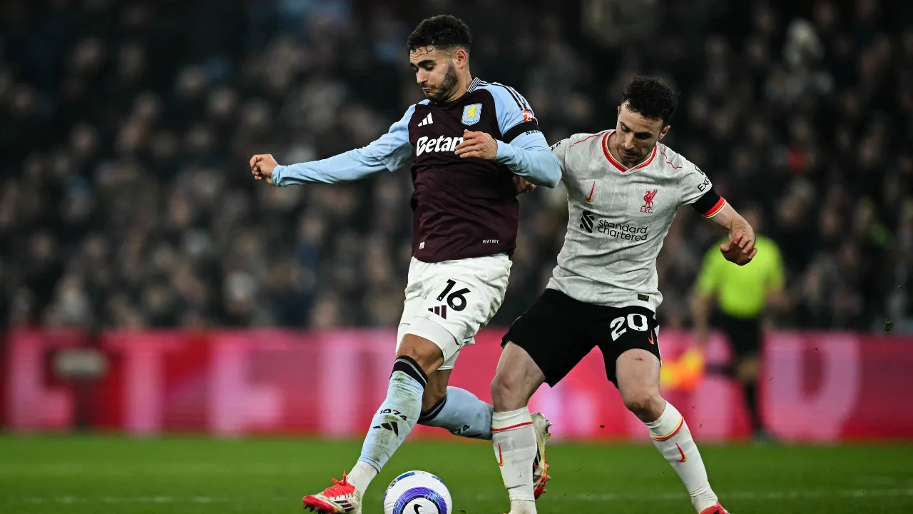  Premier League: Aston Villa dent Liverpool's title charge with hard-earn draw Photograph: (AFP) 