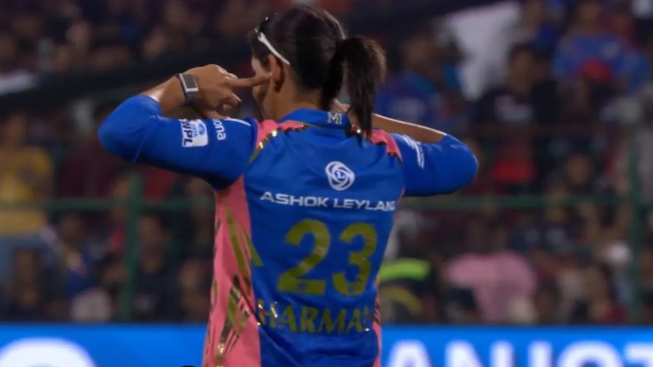  WPL 2025: Harmanpreet Kaur stunned by Chinnaswamy crowd roar as Mumbai Indians skipper takes spotlight (Source: Screen grab) 