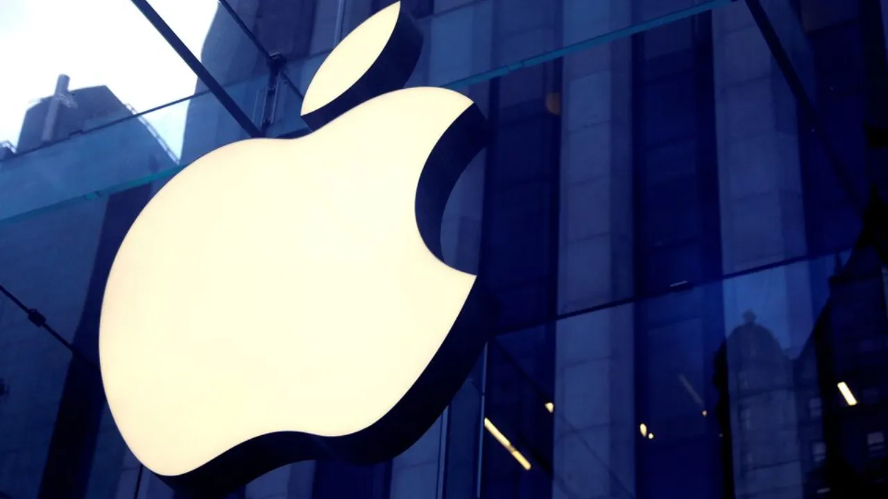  Apple to fix iPhone dictation glitch that suggested ‘Trump’ for ‘racist’  Photograph: (Reuters ) 