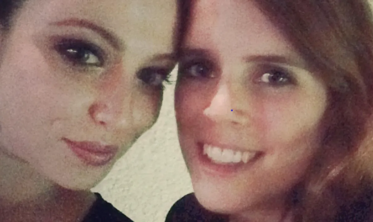  Princess Eugenie and Michelle Trachtenberg Photograph: (Instagram/@Michelle Trachtenberg) 