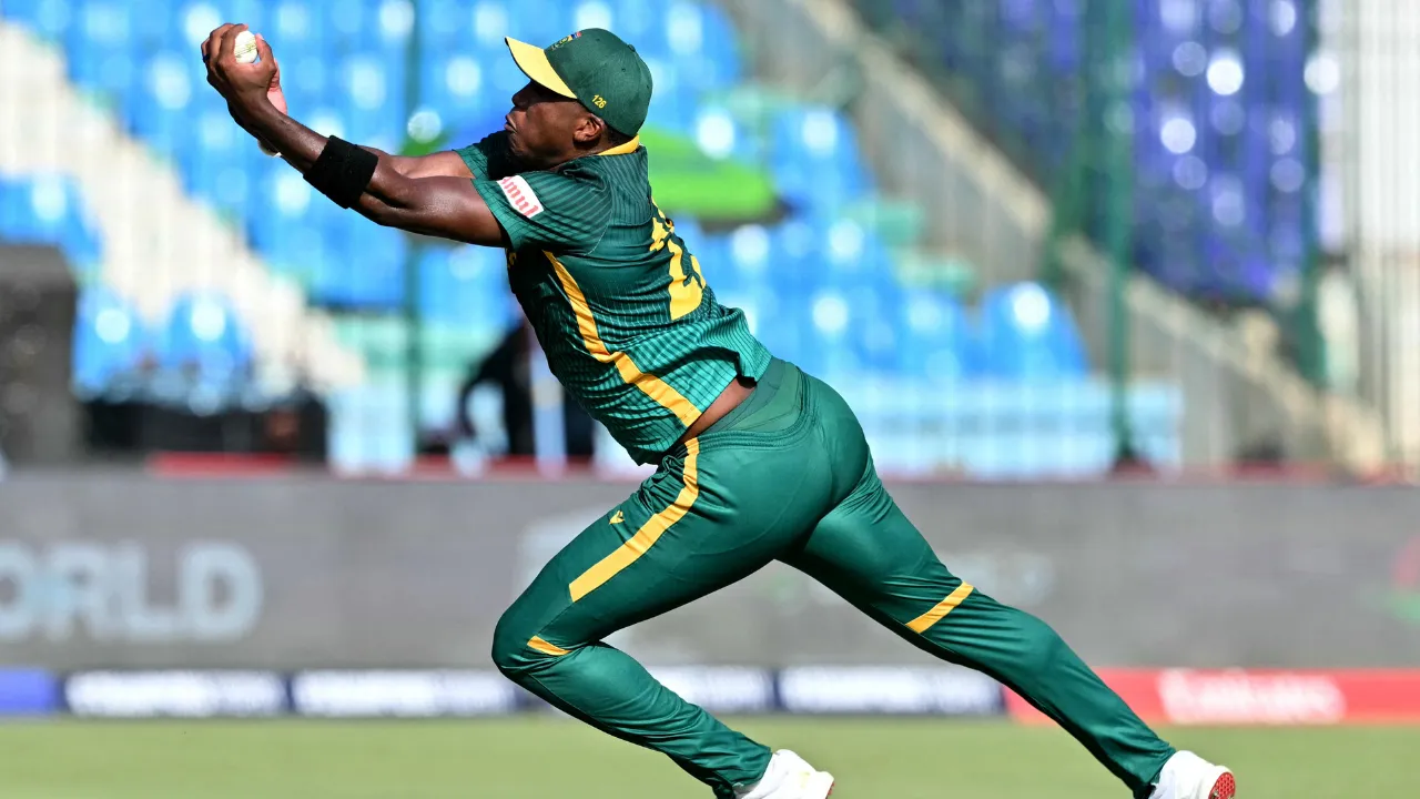  Watch: Lungi Ngidi takes one-handed stunner to sink England in final Champions Trophy group stage clash Photograph: (AFP) 