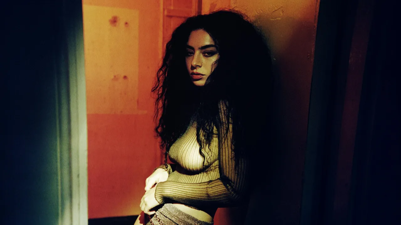  Charli XCX Photograph: (X) 