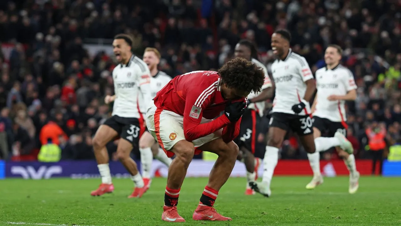  Holders Manchester United crash out of FA Cup as Fulham win shoot-out  Photograph: (AFP) 