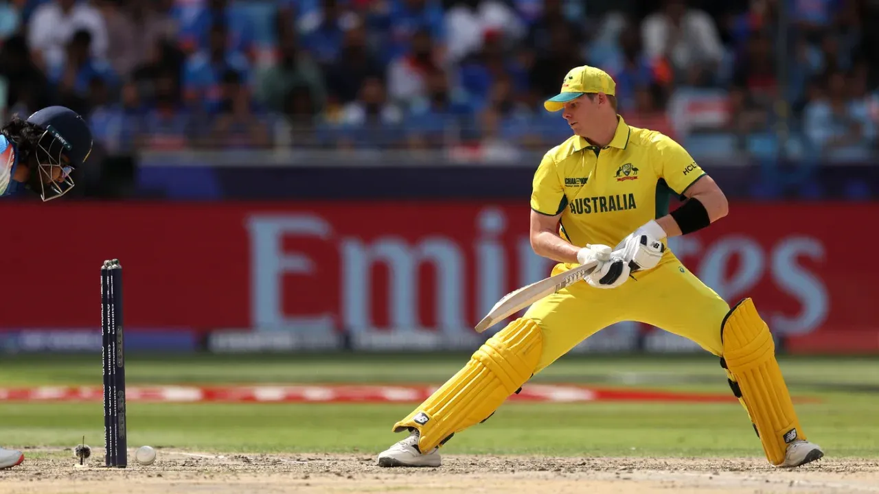  Steve Smith survives despite ball hitting stumps Photograph: (ICC) 