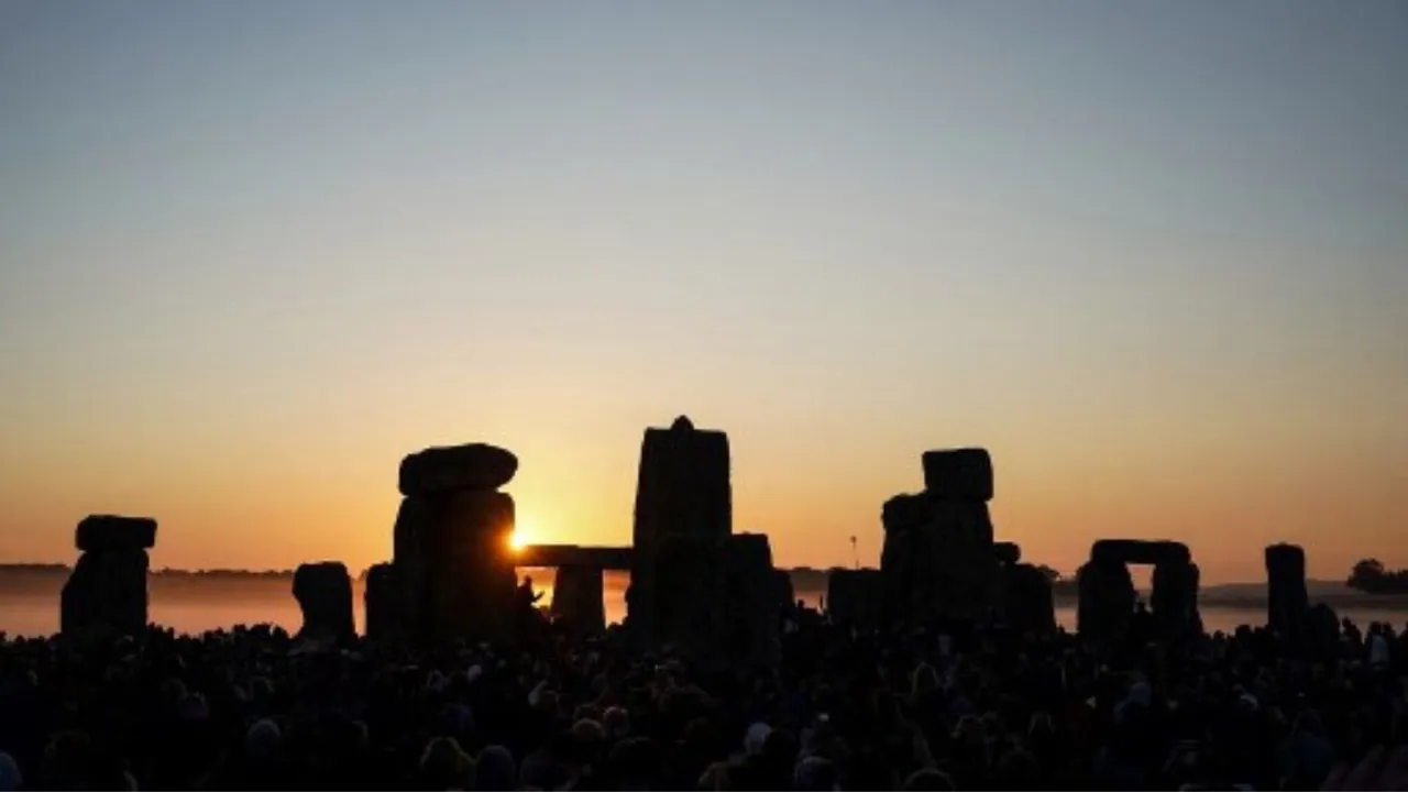  Study unveils surprising find: Britons who built Stonehenge likely had dark skin Photograph: (AFP) 