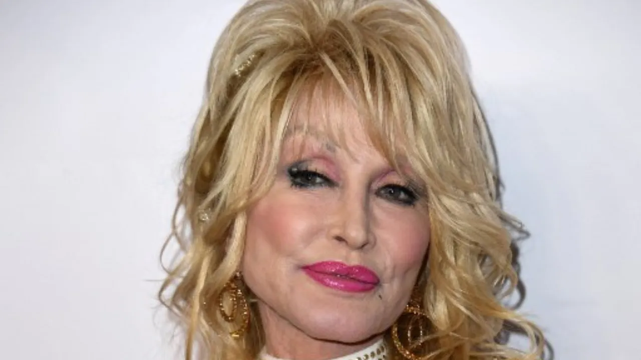  Dolly Parton revealed how a flirtatious encounter inspired the song "Jolene". Photograph: (AFP) 