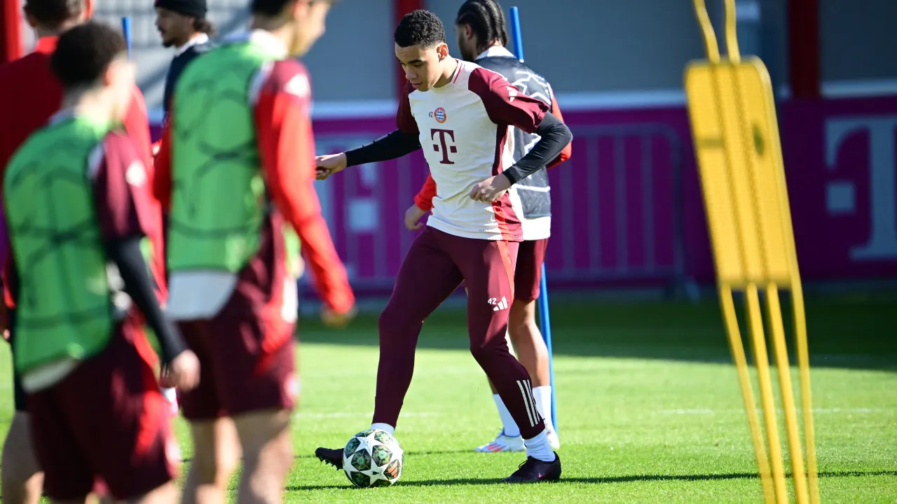  Bayern Munich's German midfielder Jamal Musiala takes part in a training session Photograph: (AFP) 