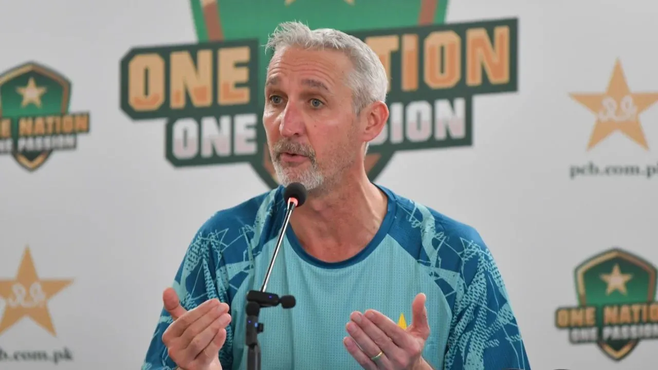  Jason Gillespie calls Pakistan coach Aaqib Javed a 'clown', slams him for lying Photograph: (Others) 