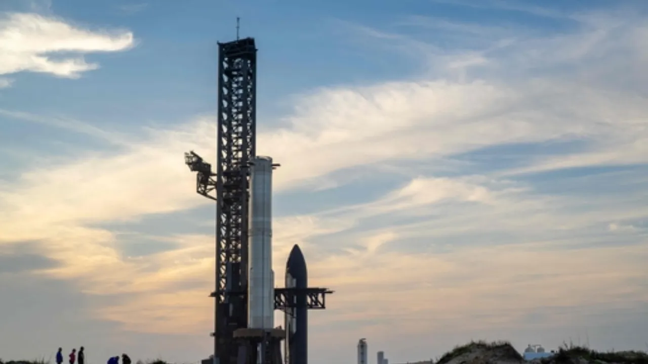  Elon Musk's SpaceX loses contact with Starship rocket minutes after test flight  Photograph: (AFP) 