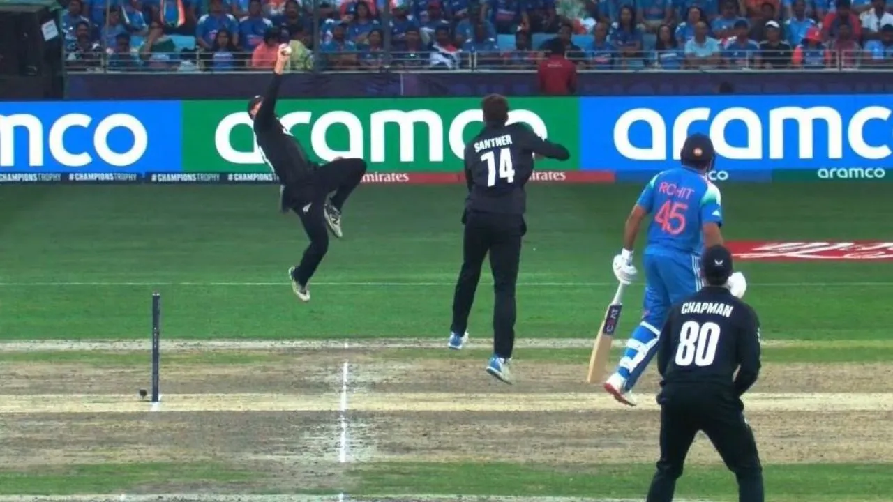  Unbelievable! Glenn ‘Superman’ Phillips plucks ‘Catch of the tournament’ - Watch Photograph: (X) 
