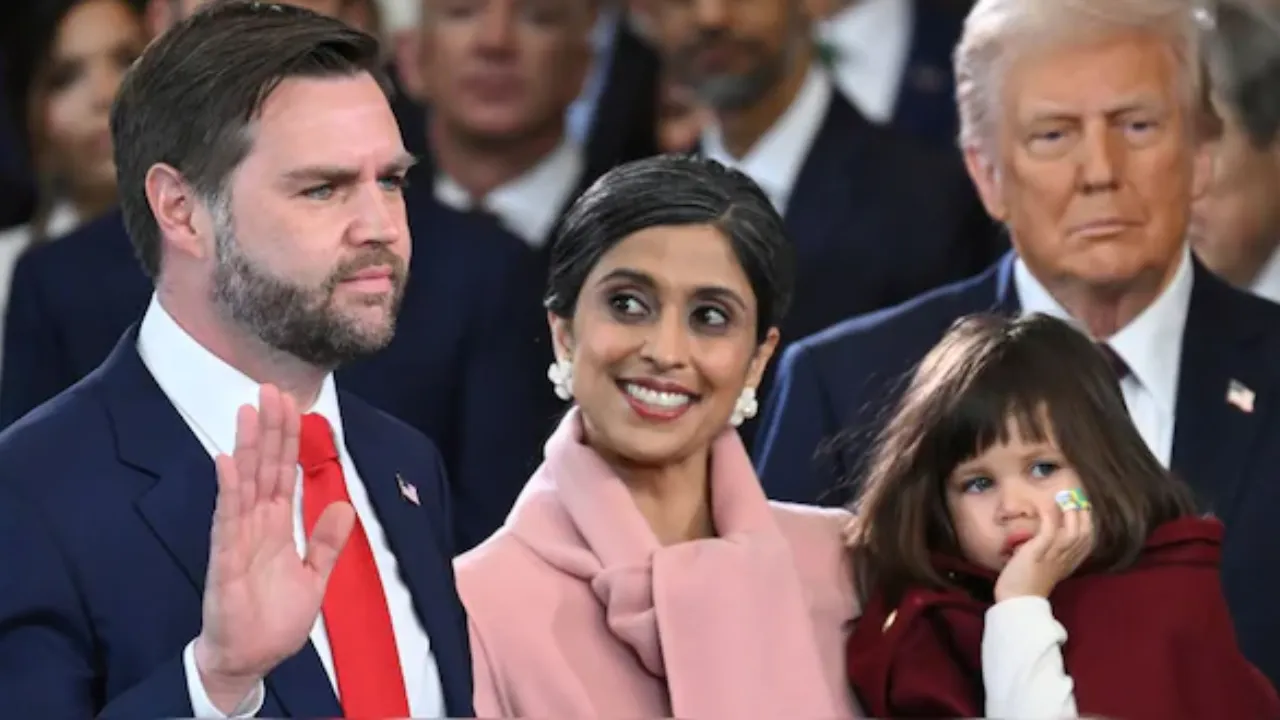  US Vice-President JD Vance claimed that he was once again heckled by pro-Ukraine protestors while he was on a walk with his 3-year-old daughter.  Photograph: (AFP) 