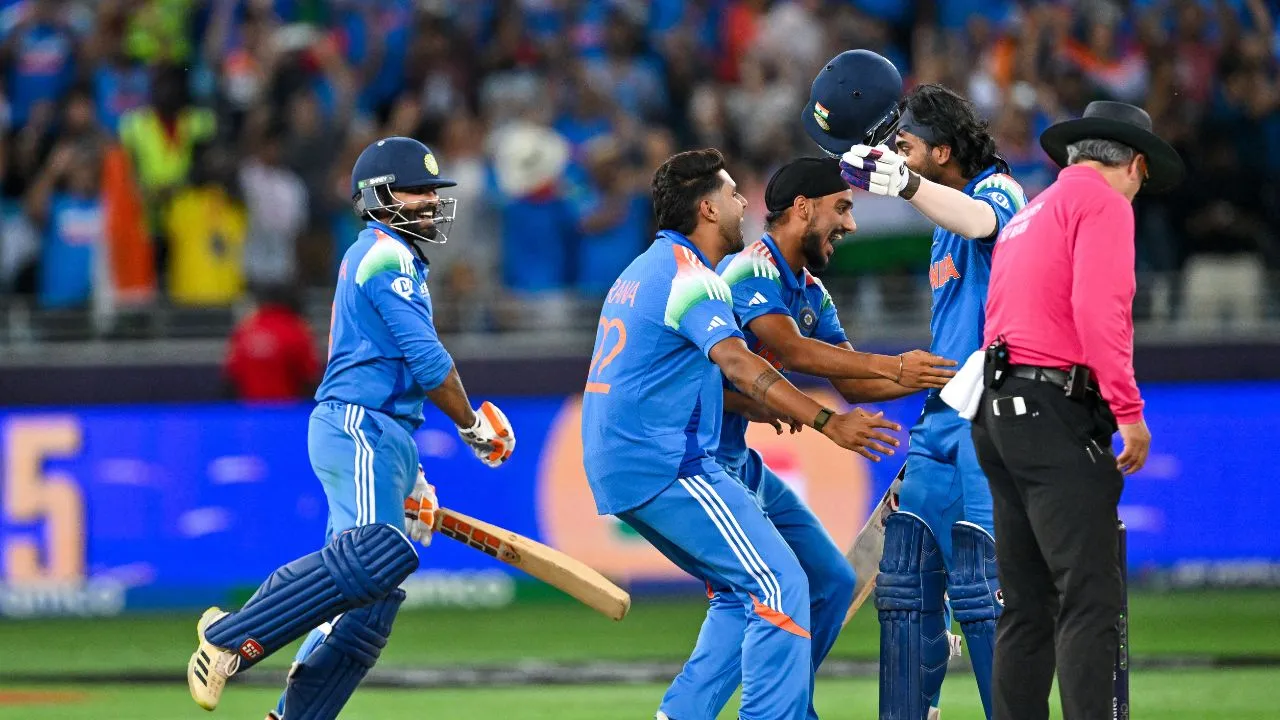  Indian PM Narendra Modi congratulates cricket team for Champions Trophy triumph Photograph: (AFP) 