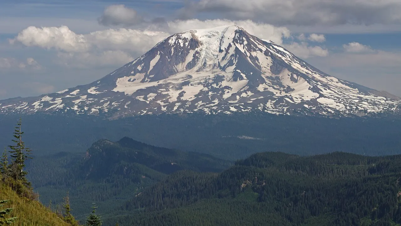  Nestled in south-central Washington, approximately 55 miles (88.51 kilometres) southwest of Yakima, Mount Adams is considered a 'high-threat' volcano—but not necessarily because of an impending eruption.  Photograph: (Wikipedia) 