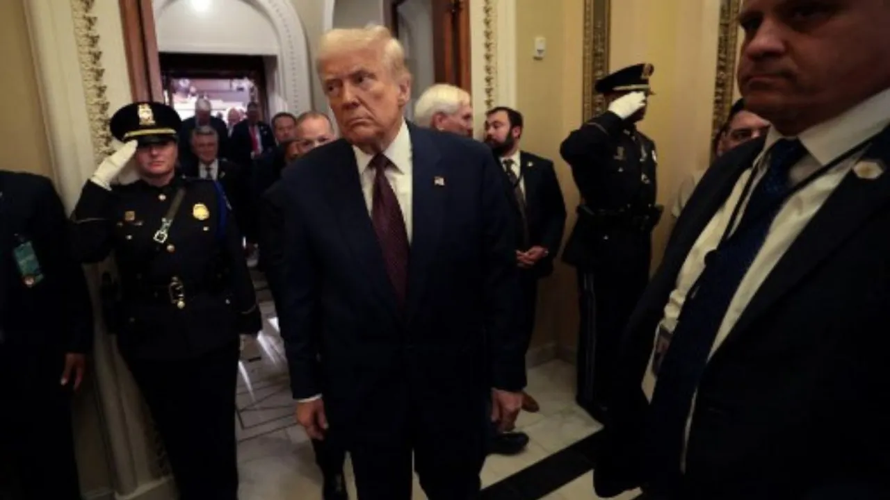  US tariffs of 25% on steel, aluminum imports take effect Photograph: (AFP) 