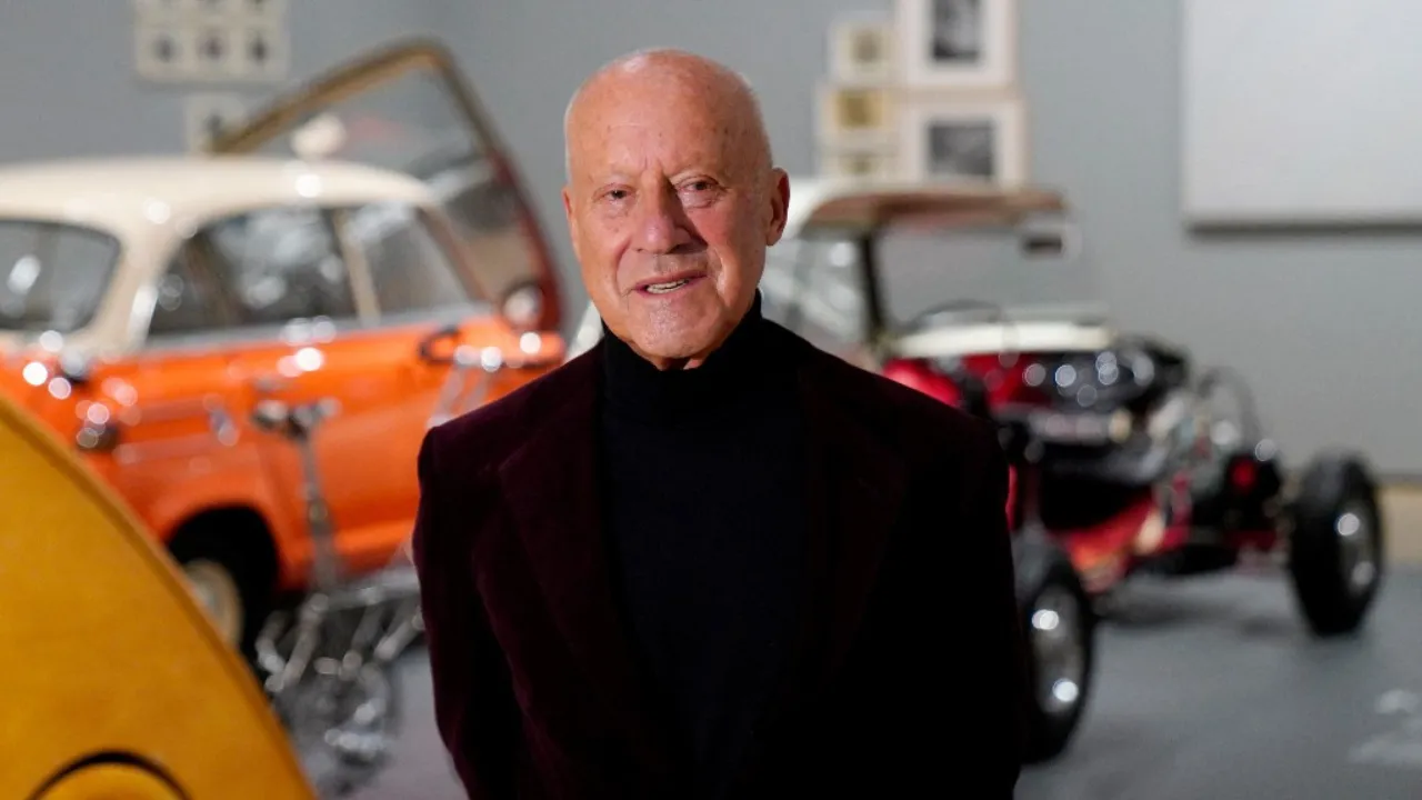  Meet Norman Foster, architect of Manchester United's new state-of-the-art stadium Photograph: (AFP) 