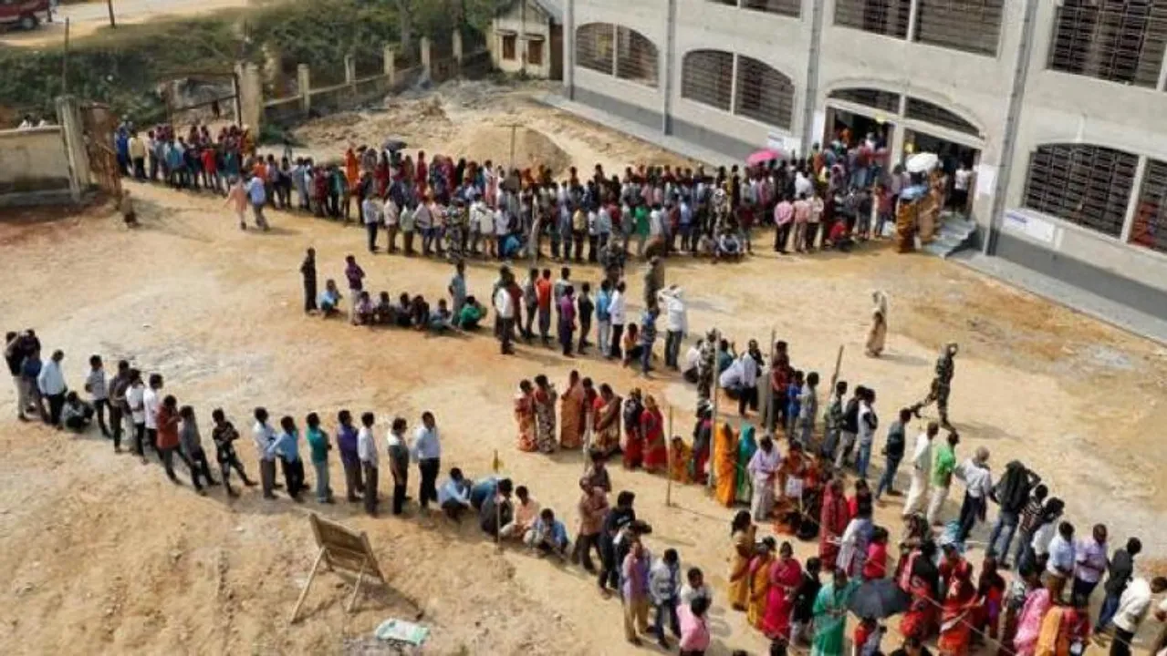  voting Photograph:(Reuters) 