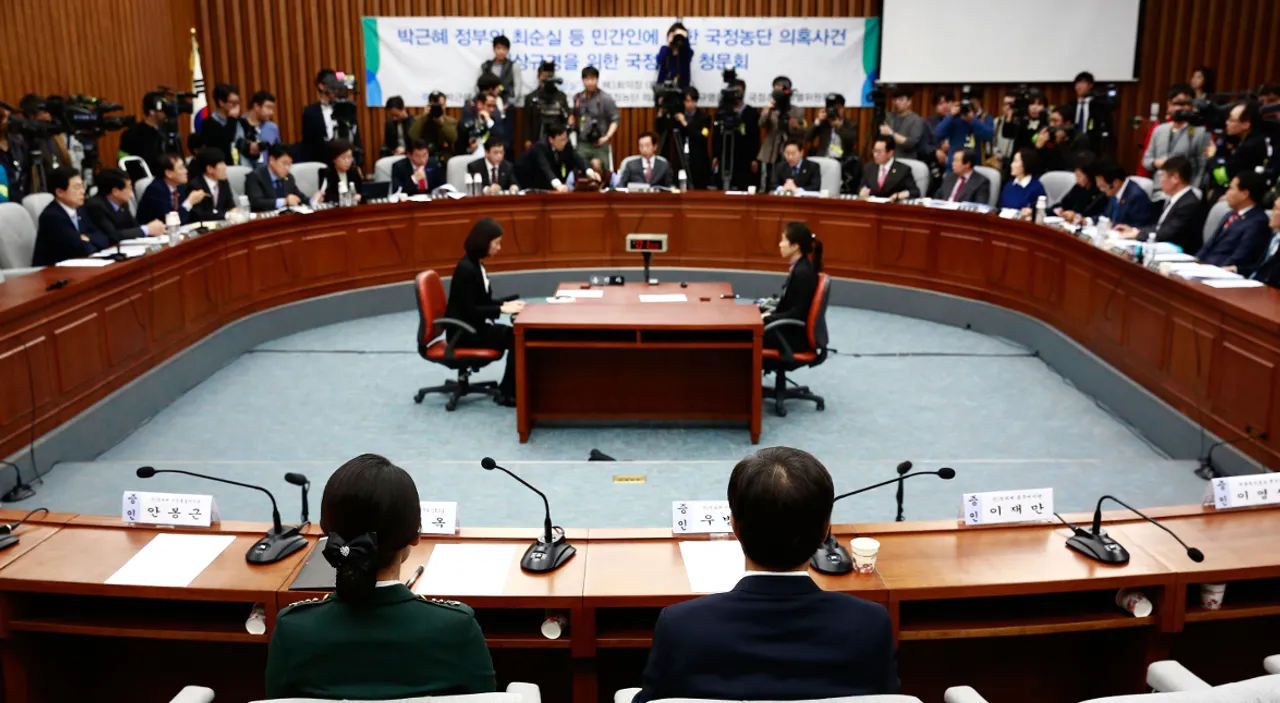  (Front R-L) Woo Byung-Woo, South Korean former senior presidential aide and Cho Yeo-Ok, former nurse officer at the presidential security service, att Photograph:(Getty) 