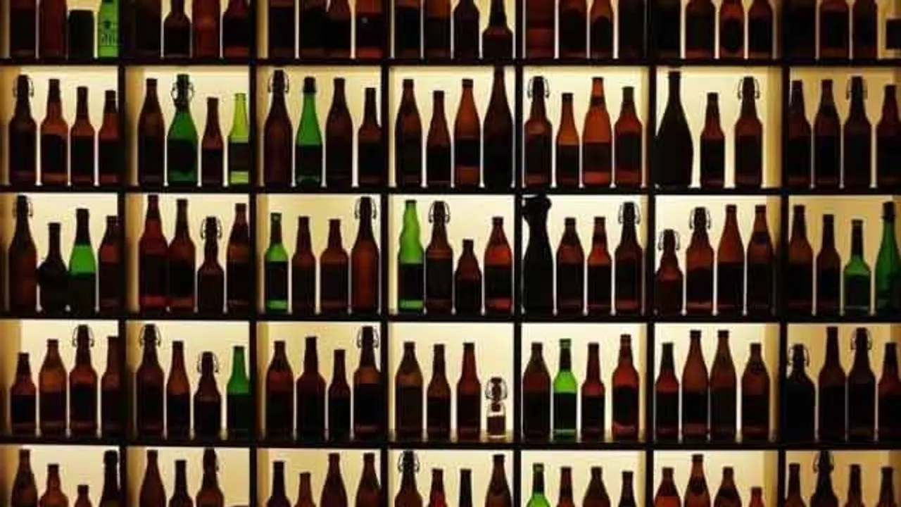  Liquor ban Photograph:(DNA) 