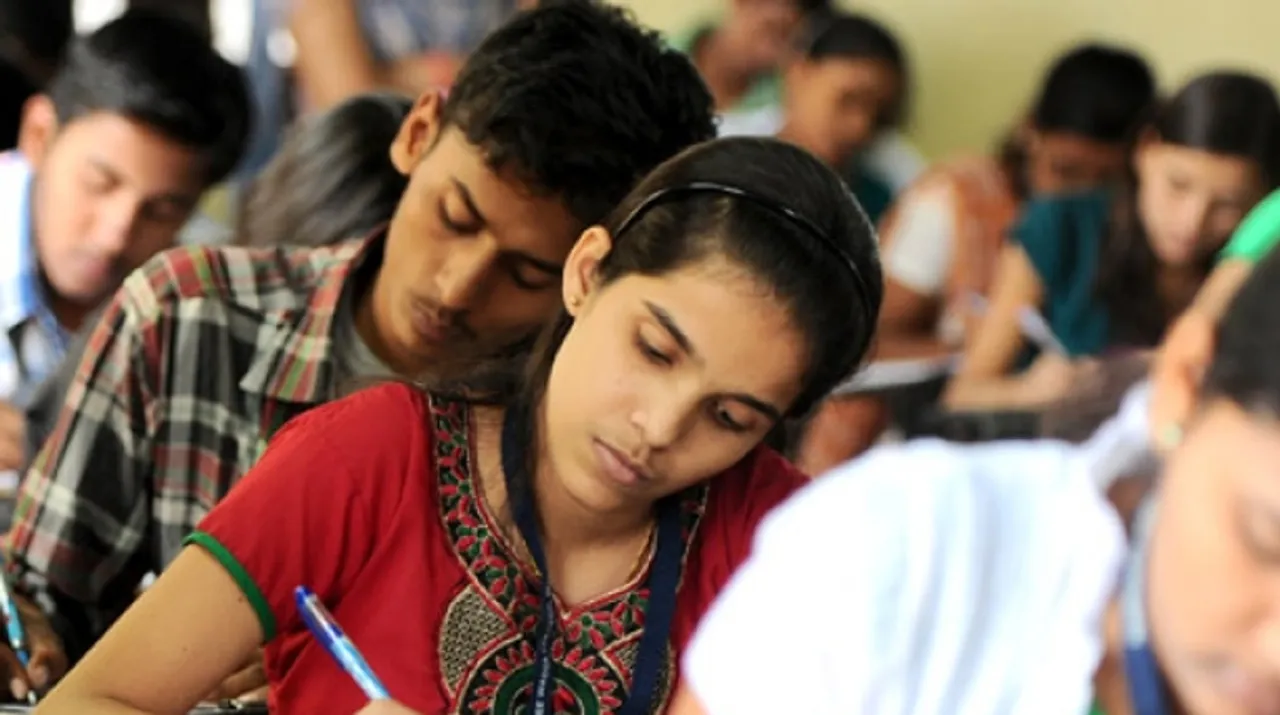  UP Board High School Exam Results 2017 Photograph:(DNA) 