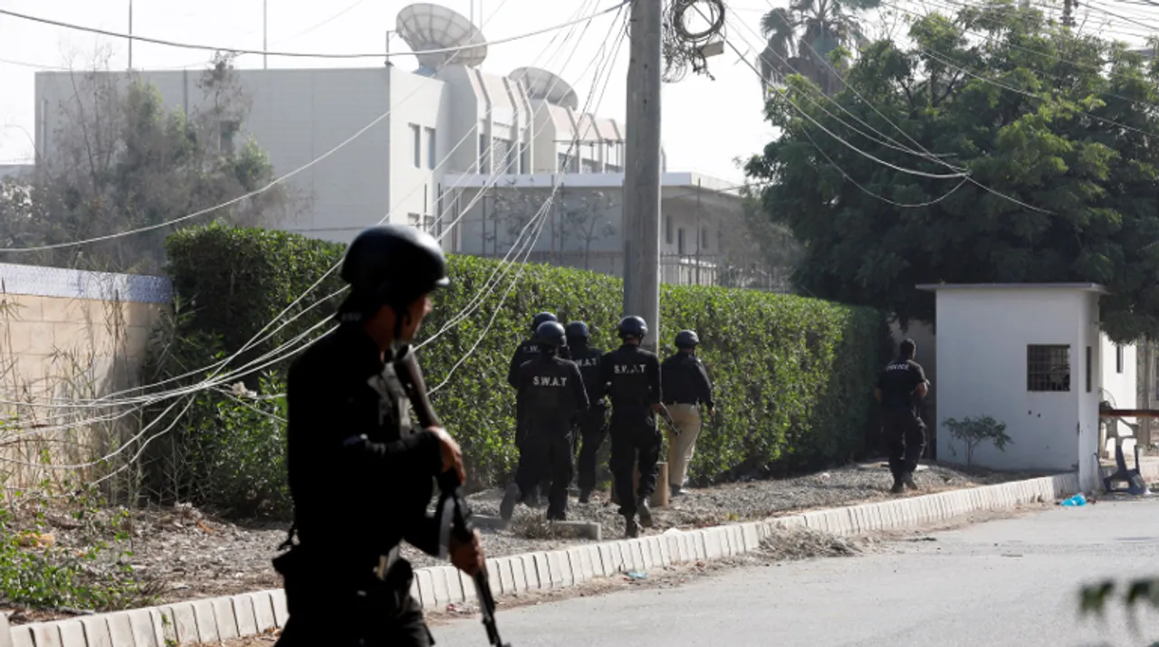  Pak commandos thwart attackers near Chinese consulate Photograph:(Reuters) 