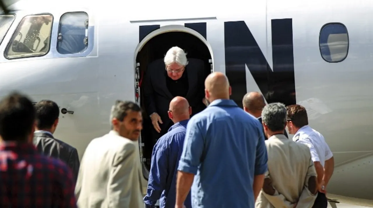  Martin Griffiths (C), the UN special envoy for Yemen, descends from his plane upon his arrival at Sanaa international airport. Photograph:(AFP) 