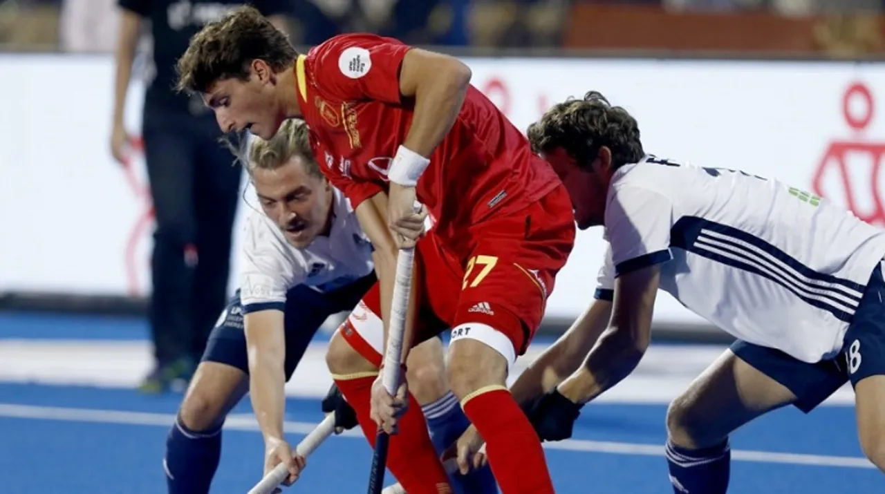  Spain vs France  Photograph:(X) 
