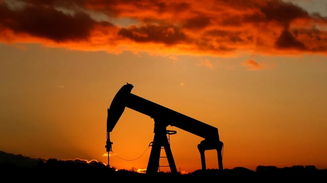   An oil pump Photograph:(Reuters) 