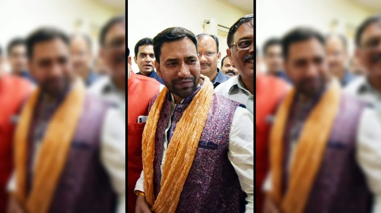  Dinesh Lal Yadav- Nirahua Photograph:(X) 