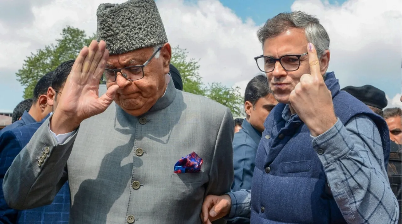  Farooq Abdullah and Omar Abdullah Photograph:(PTI) 