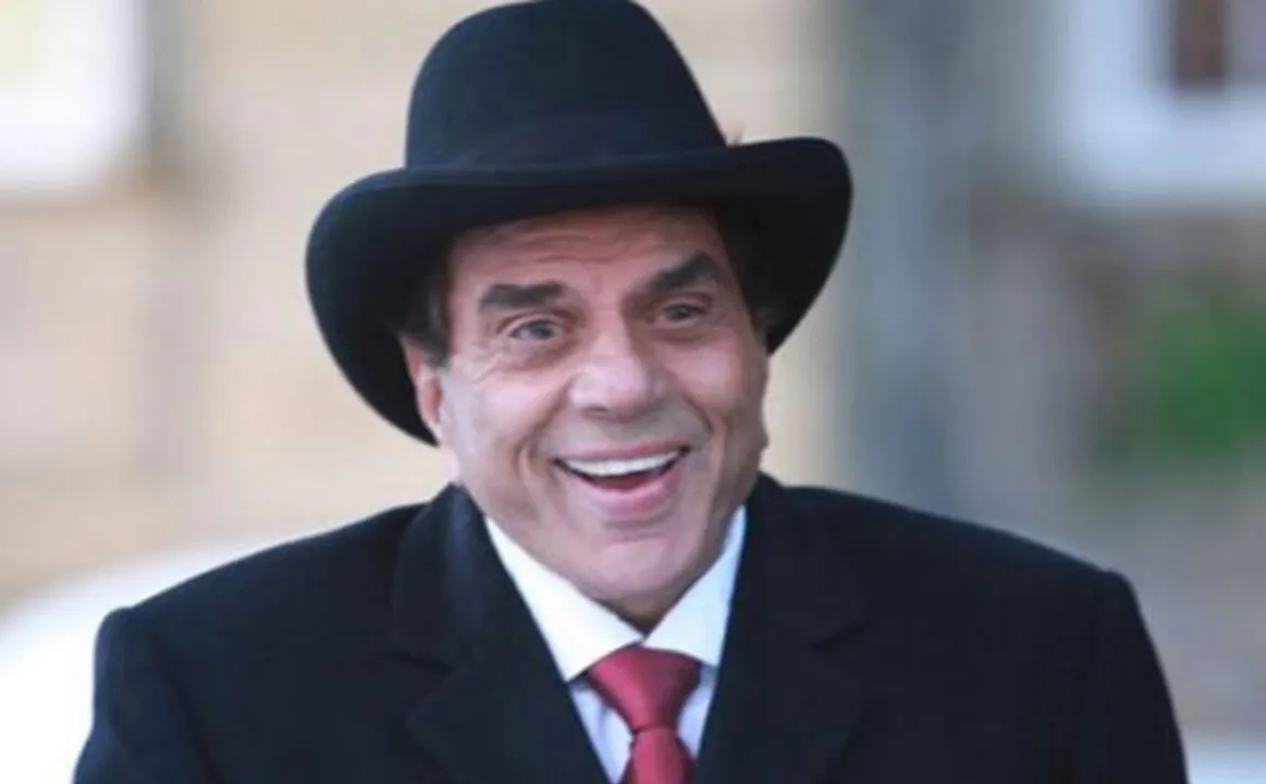 Dharmendra  Photograph:(Zee News Network) 