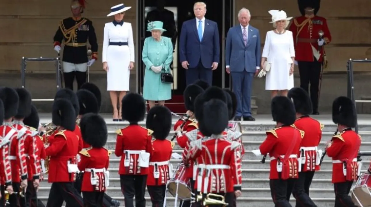  Elizabeth welcomes Donald Trump to Buckingham Palace Photograph:(Reuters) 