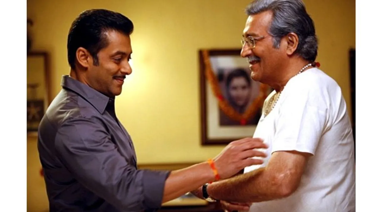  Salman Khan and late actor Vinod Khanna in a still from 'Dabangg 2'.  Photograph:(Others) 