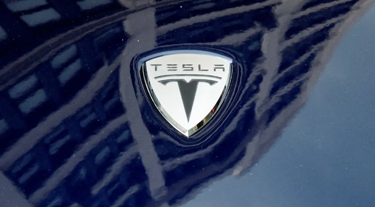  Tesla Photograph:(Reuters) 
