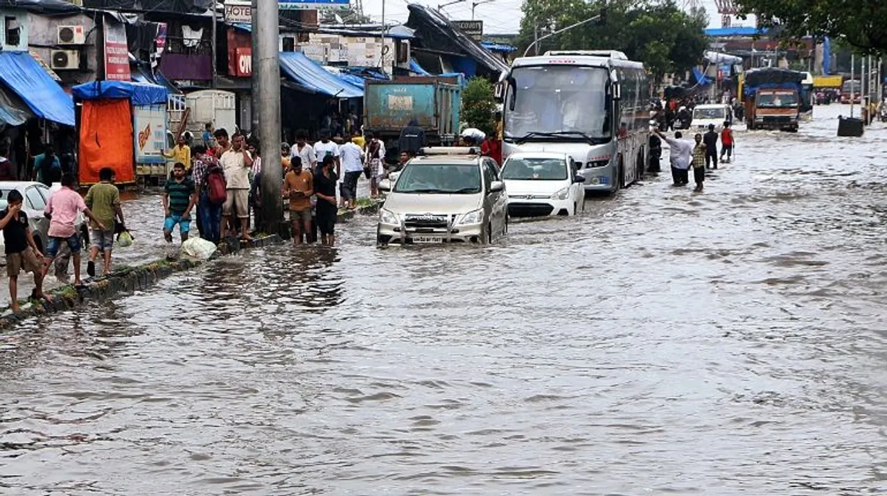 Mumbai rains Photograph:(ANI) 