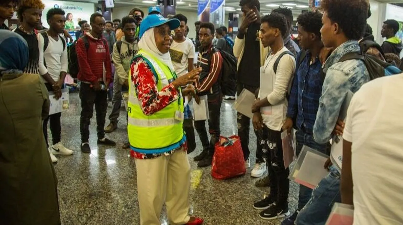  First arrival of refugees and asylum seekers from Libya Photograph:(AFP) 