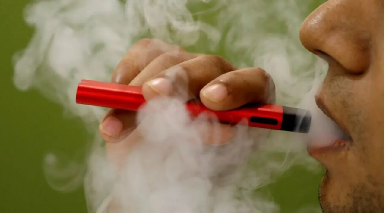  E-cigarette Photograph:(Reuters) 