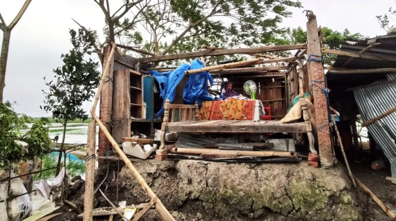  Cyclone Bulbul Photograph:(Reuters) 