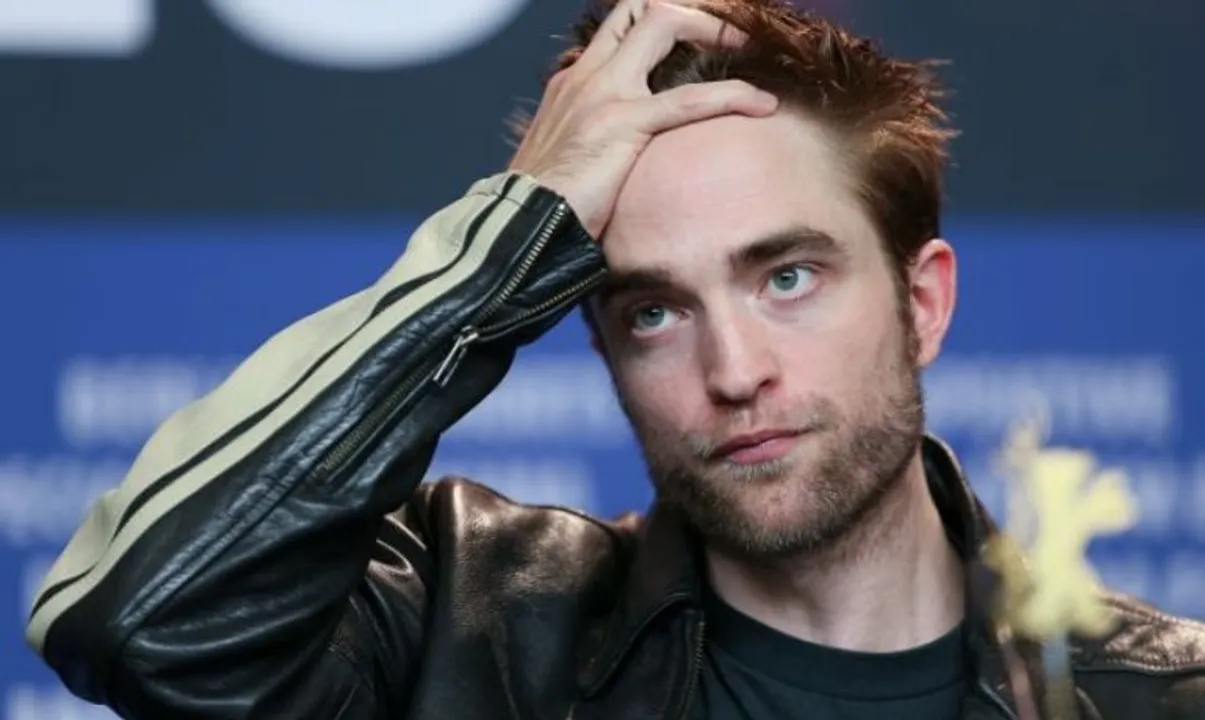  Robert Pattinson  Photograph: (X) 