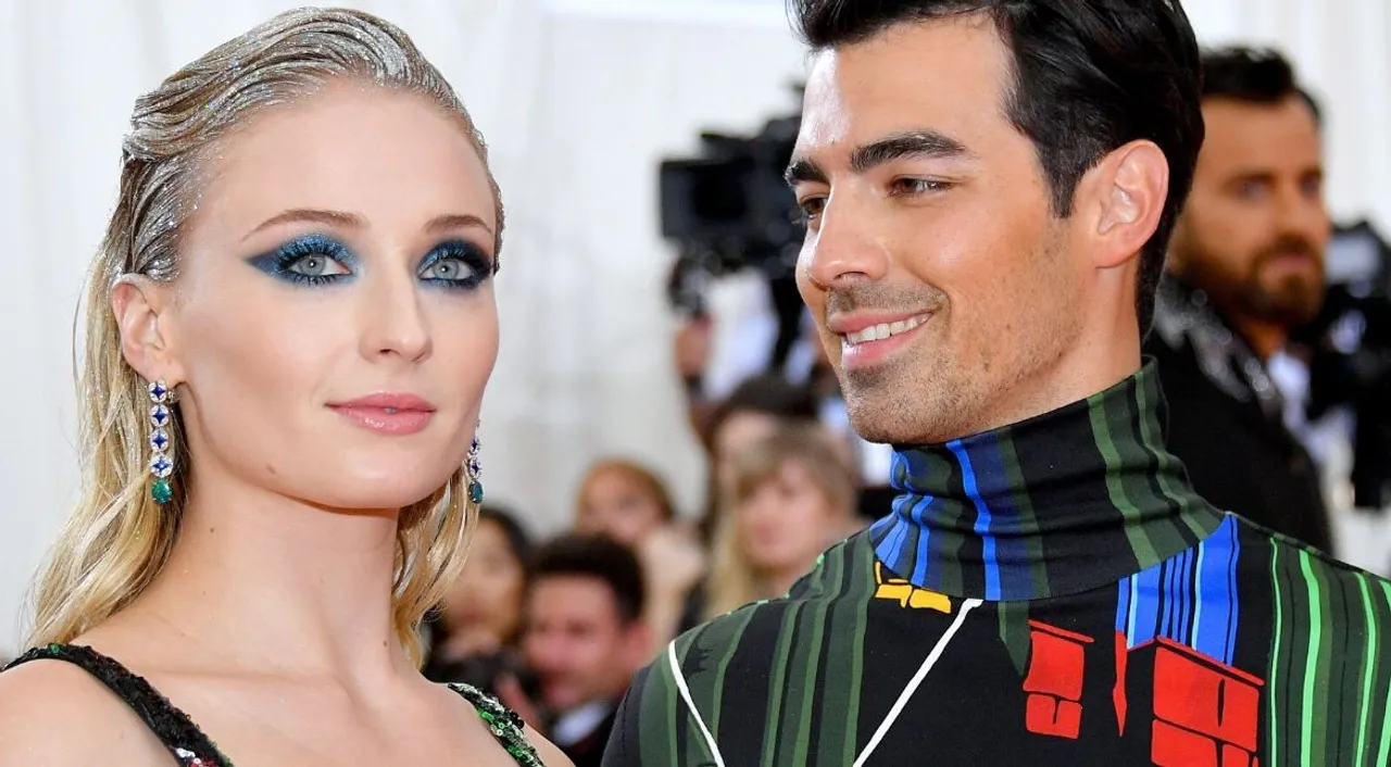  Joe Jonas and Sophie Turner Photograph:(X) 