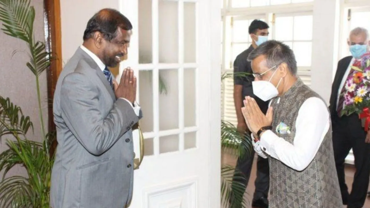  Sri Lanka's Foreign Secretary Jayanath Colombage (L) meets with Indian High Commissioner Gopal Baglay  Photograph:(PTI) 