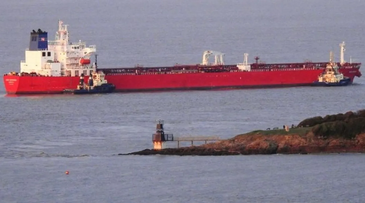  UK deal with tanker onboard Photograph:(Reuters) 
