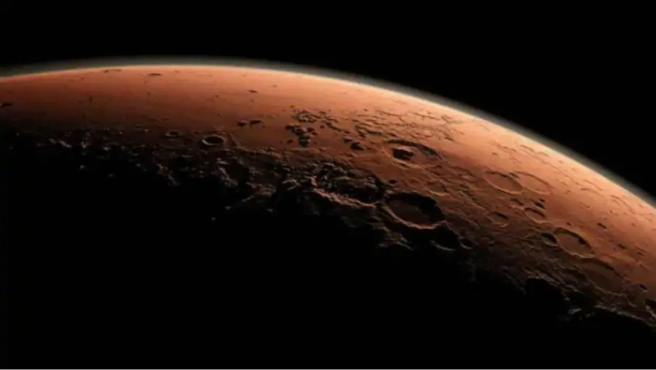  Lakes on Mars Photograph:(Zee News Network) 