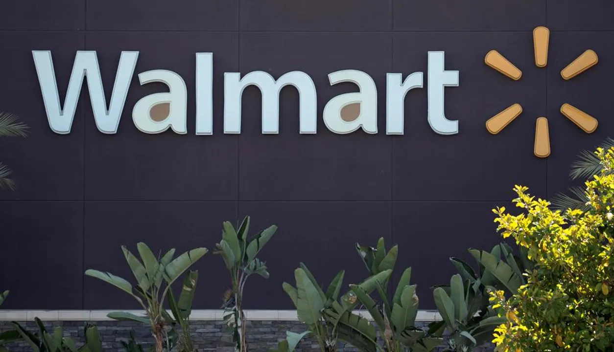  Walmart Photograph:(Reuters) 