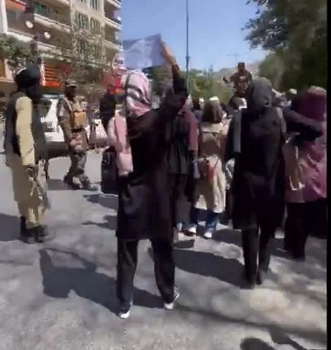  Taliban beats women protesters with whip as  scream Freedom : (Photo Courtesy: @Samiullah_mahdi Photograph:(X) 