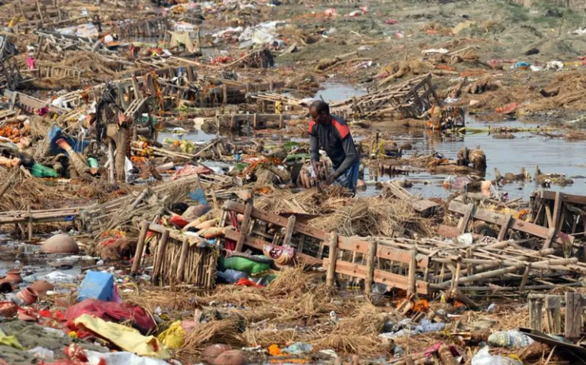  Delhi pollution officials ordered that idol immersion at public places can attract a fine of Rs 50,000. Photograph:(X) 