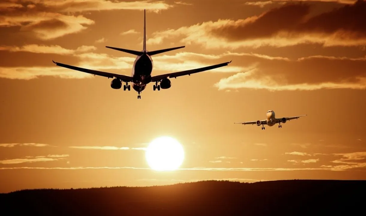  Representative image of flights soaring in sky Photograph:(Others) 