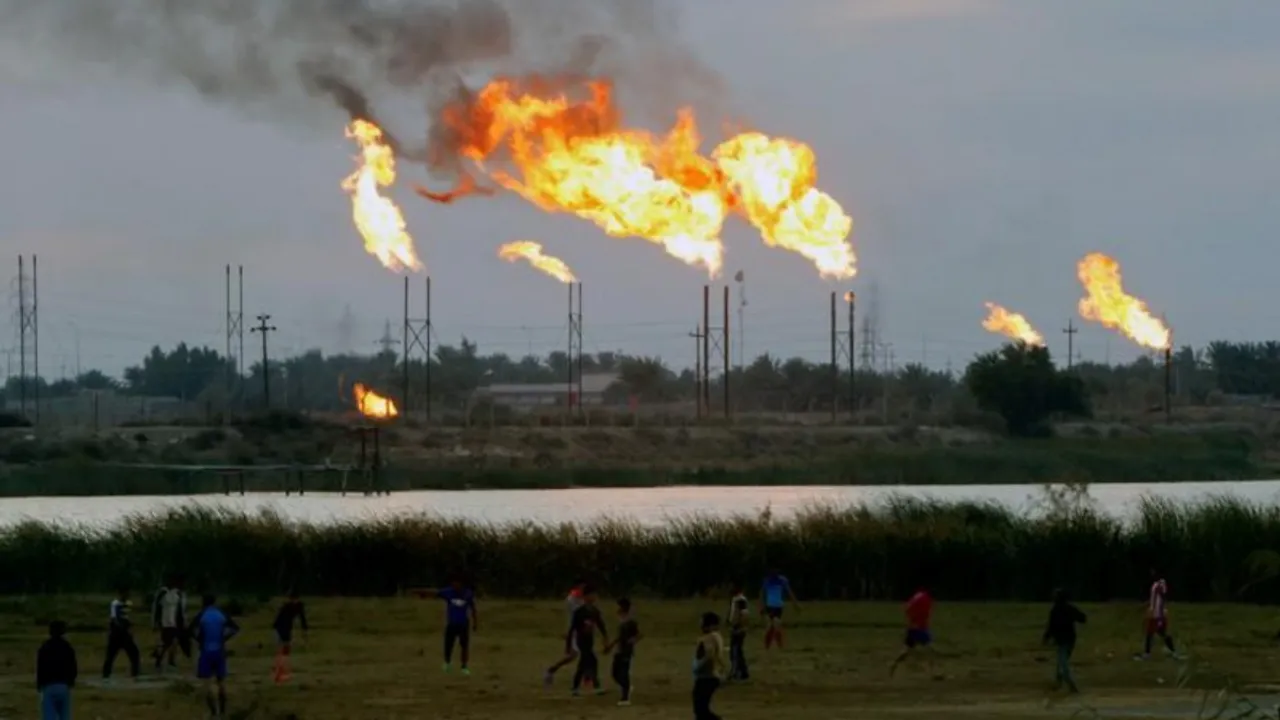  Gas flaring in Iraq Photograph:(Reuters) 